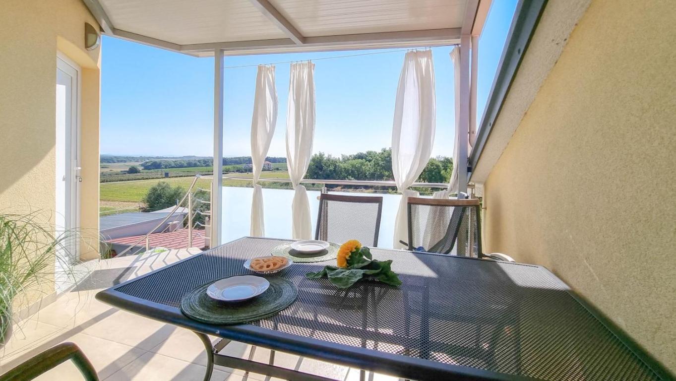 Silos Mare Appartement Novigrad Istria Buitenkant foto